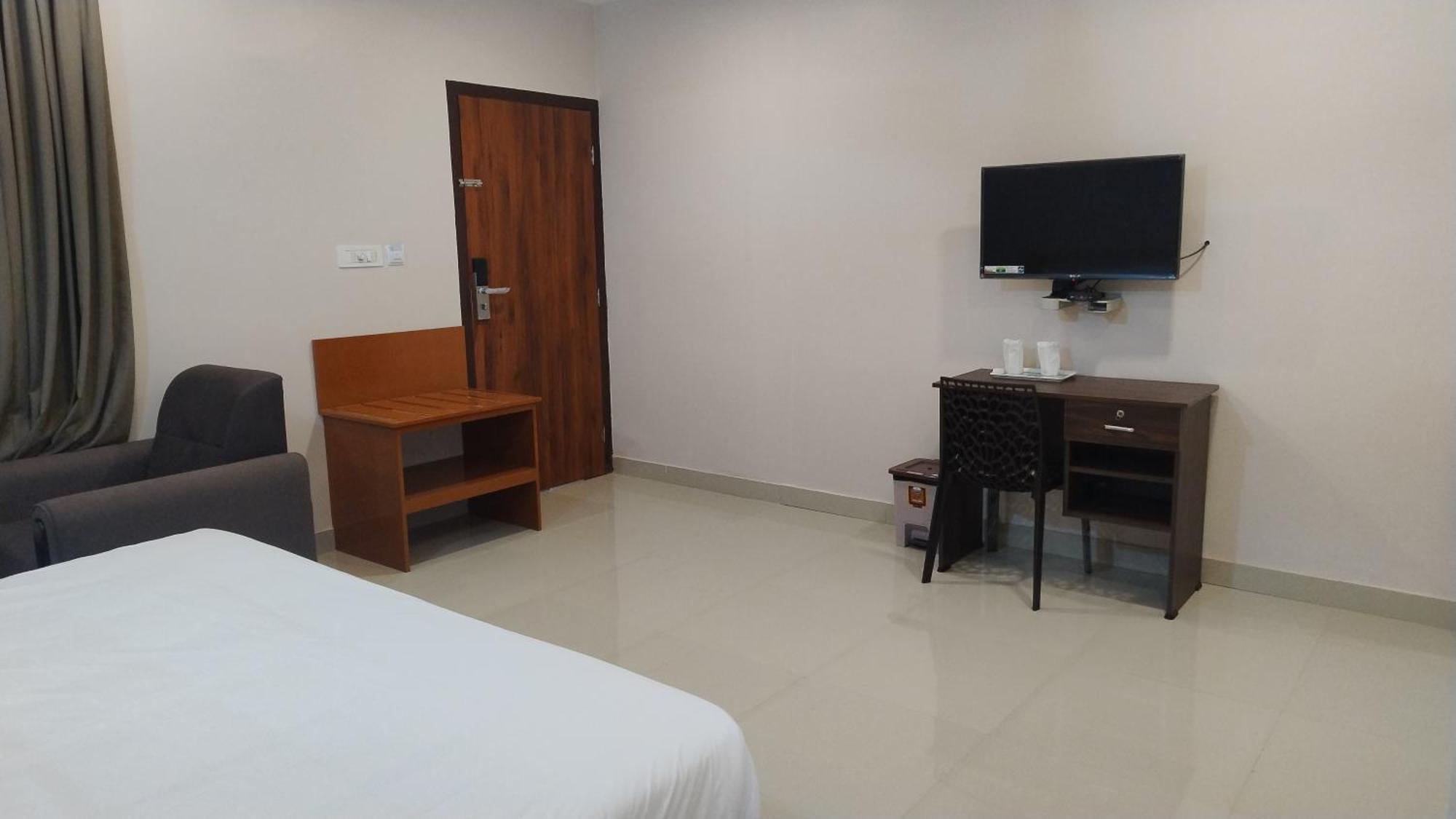 Gateway Airport Hotel Kannur Exterior photo