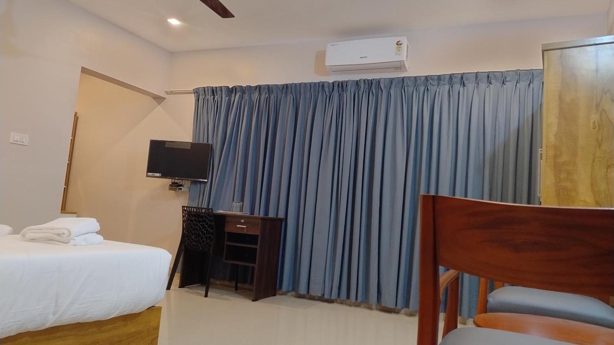 Gateway Airport Hotel Kannur Exterior photo